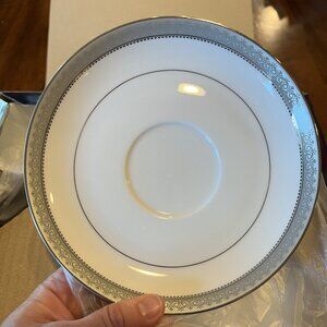 Mikasa Platinum Crown 5-Piece Place Setting, Service for 1